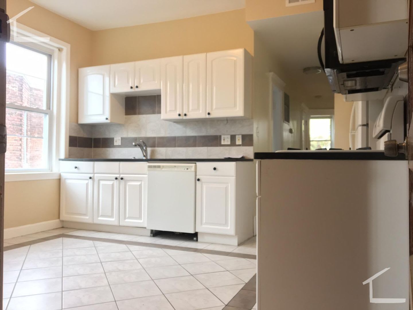 3 600 Spacious 3Br In Brookline 1 600 Sf In Unit Laundry Private Outdoor Space – photo 2