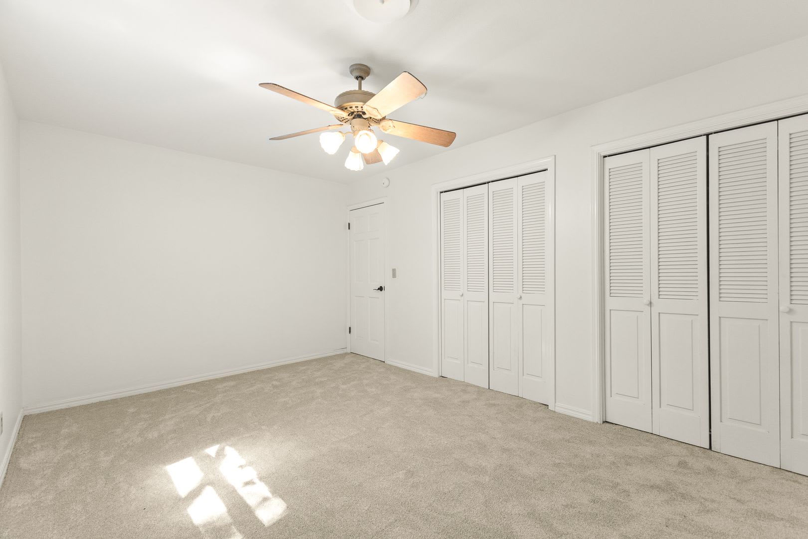 4 Bedroom Home with Bonus Space, 2 Car Garage & Large Yard – photo 5