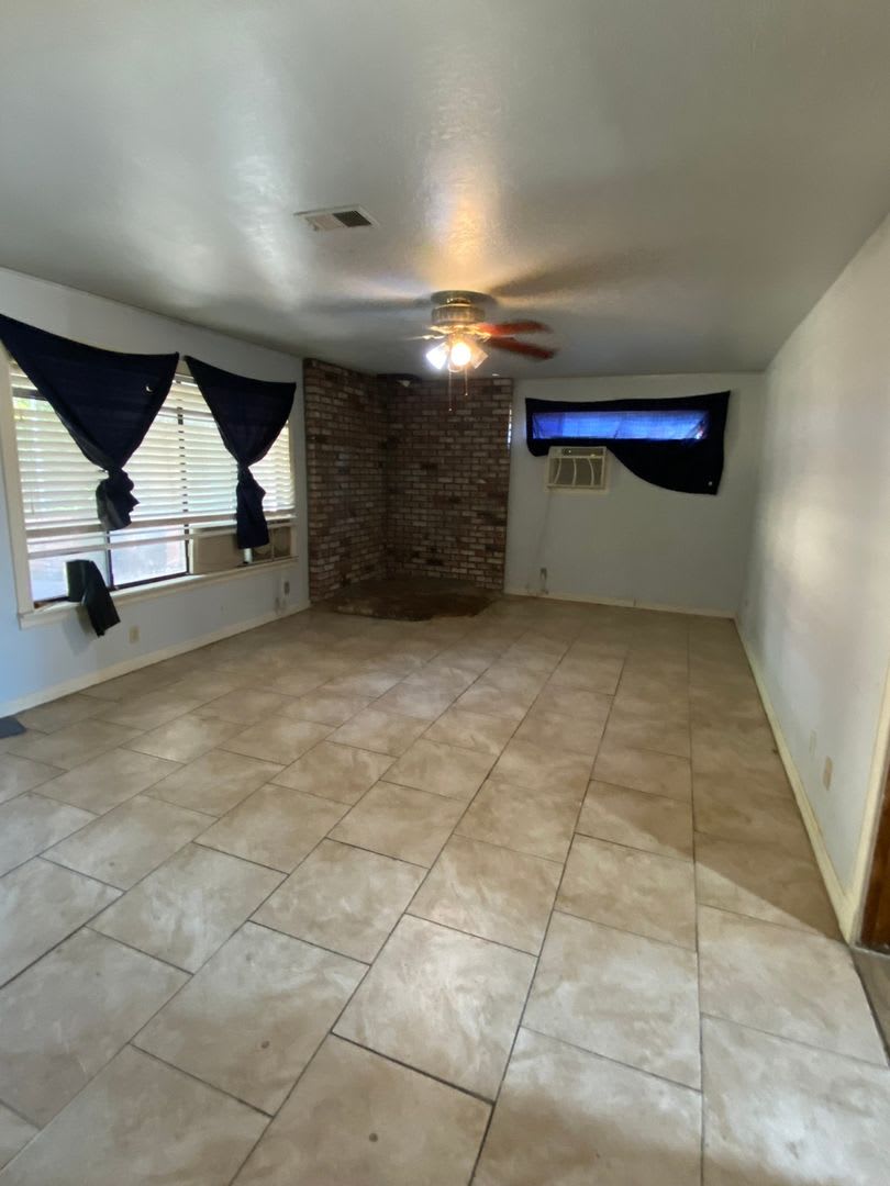 Charming 3BR House in Stockton – photo 2