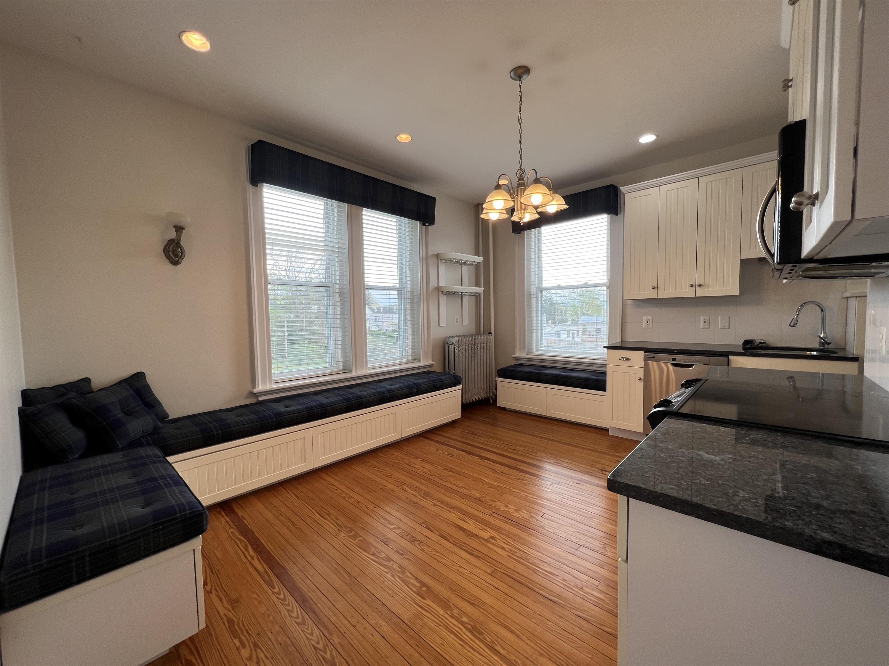 4 East North Avenue – photo 2