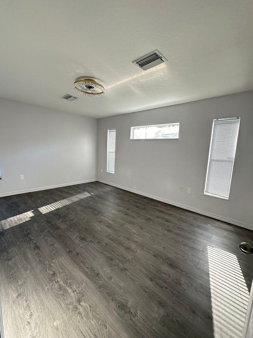 Beautifully Remodeled 3-Bedroom, 2-Bath Home with 2-Car Garage! – photo 5