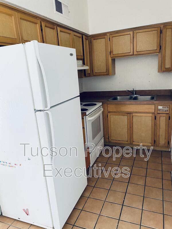 5756 South Park Avenue – photo 2