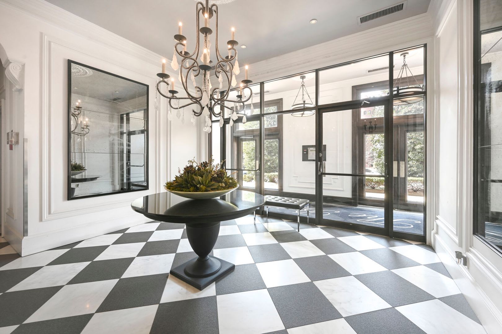 Dual-Entry Designer 2BR – photo 2