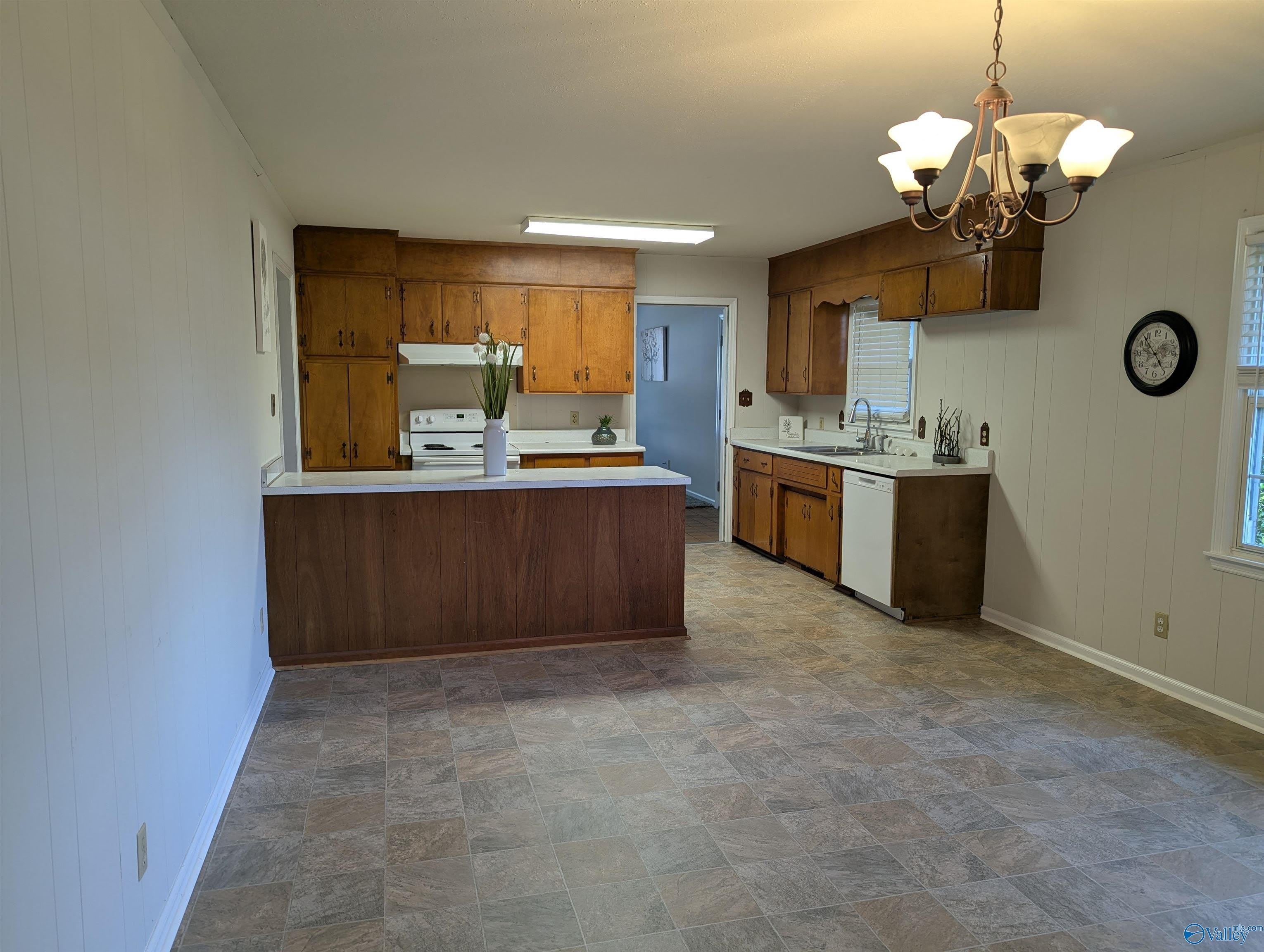 107 Strong Court – photo 4