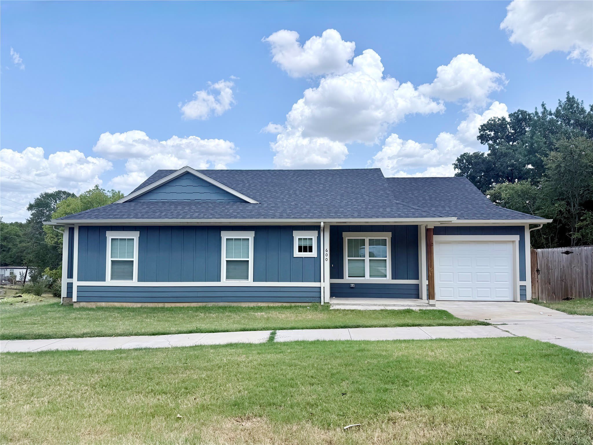 600 E Shepherd Street – photo 3