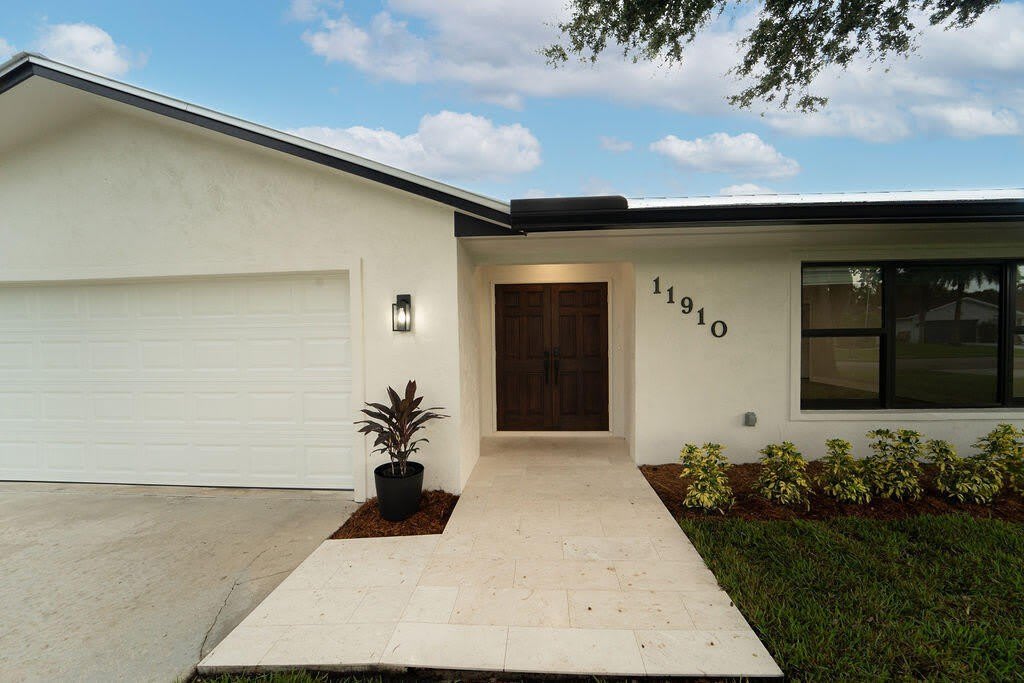 11910 Butternut Street – photo 3