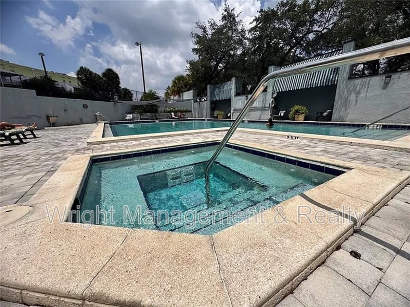 201 West Laurel Street – photo 3