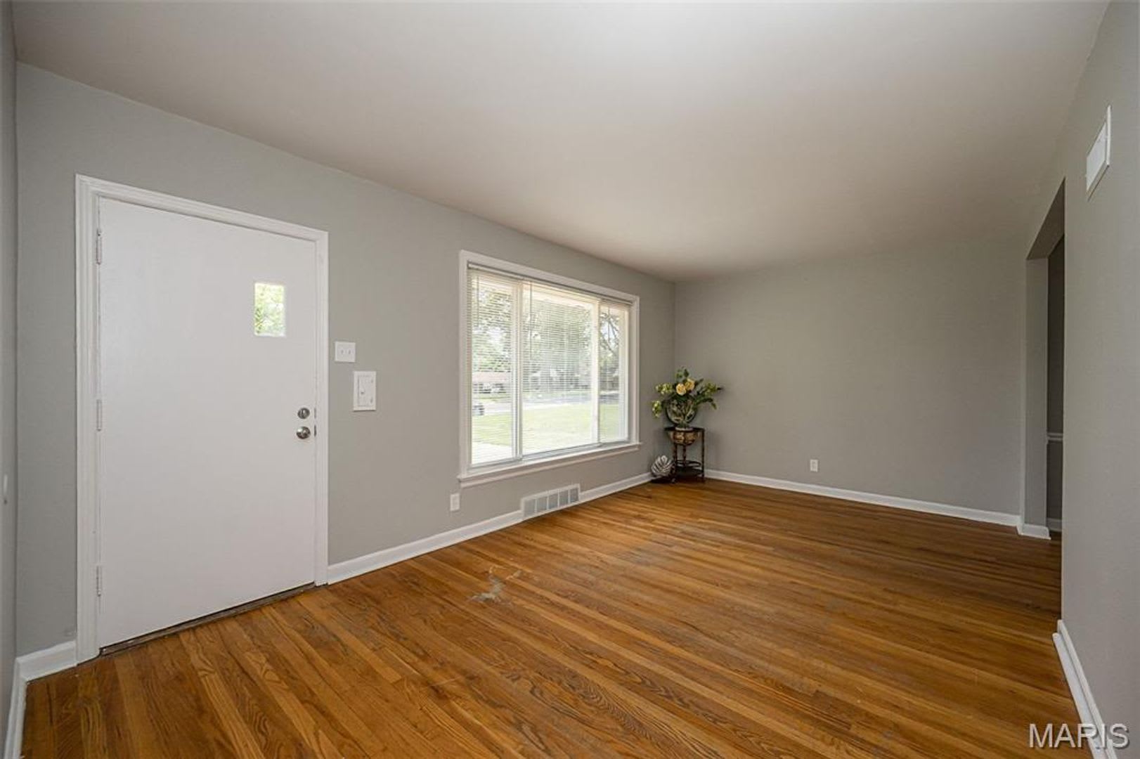 1225 Newark – photo 2