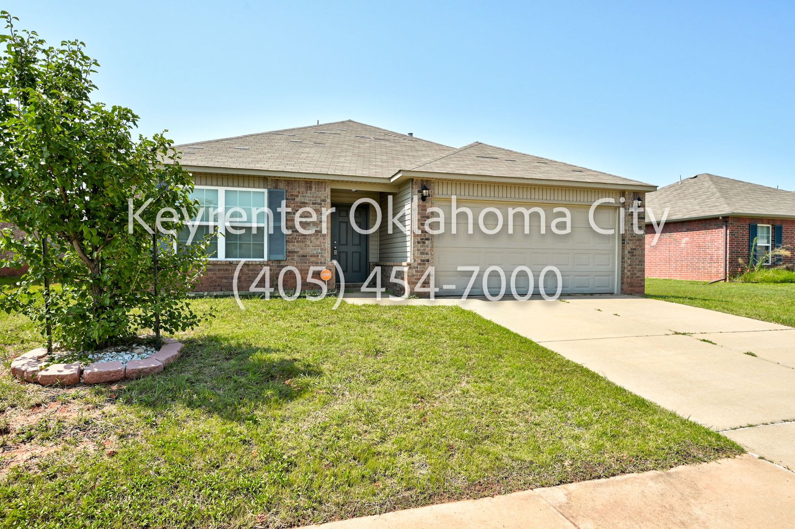 Beautiful 3-Bedroom Home with Easy Access to I-35 & I-240 – photo 2