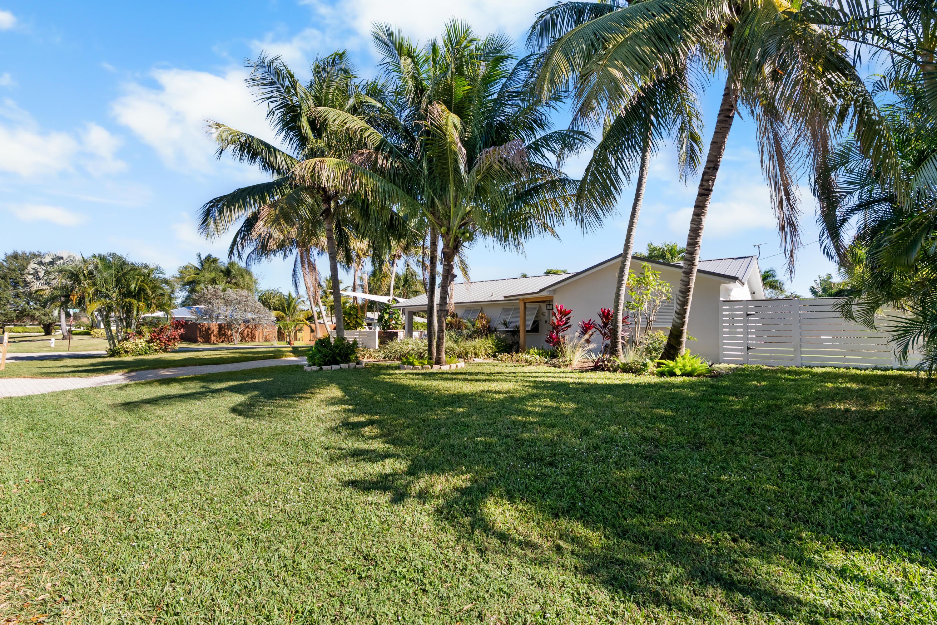 1605 Treemont Avenue – photo 2