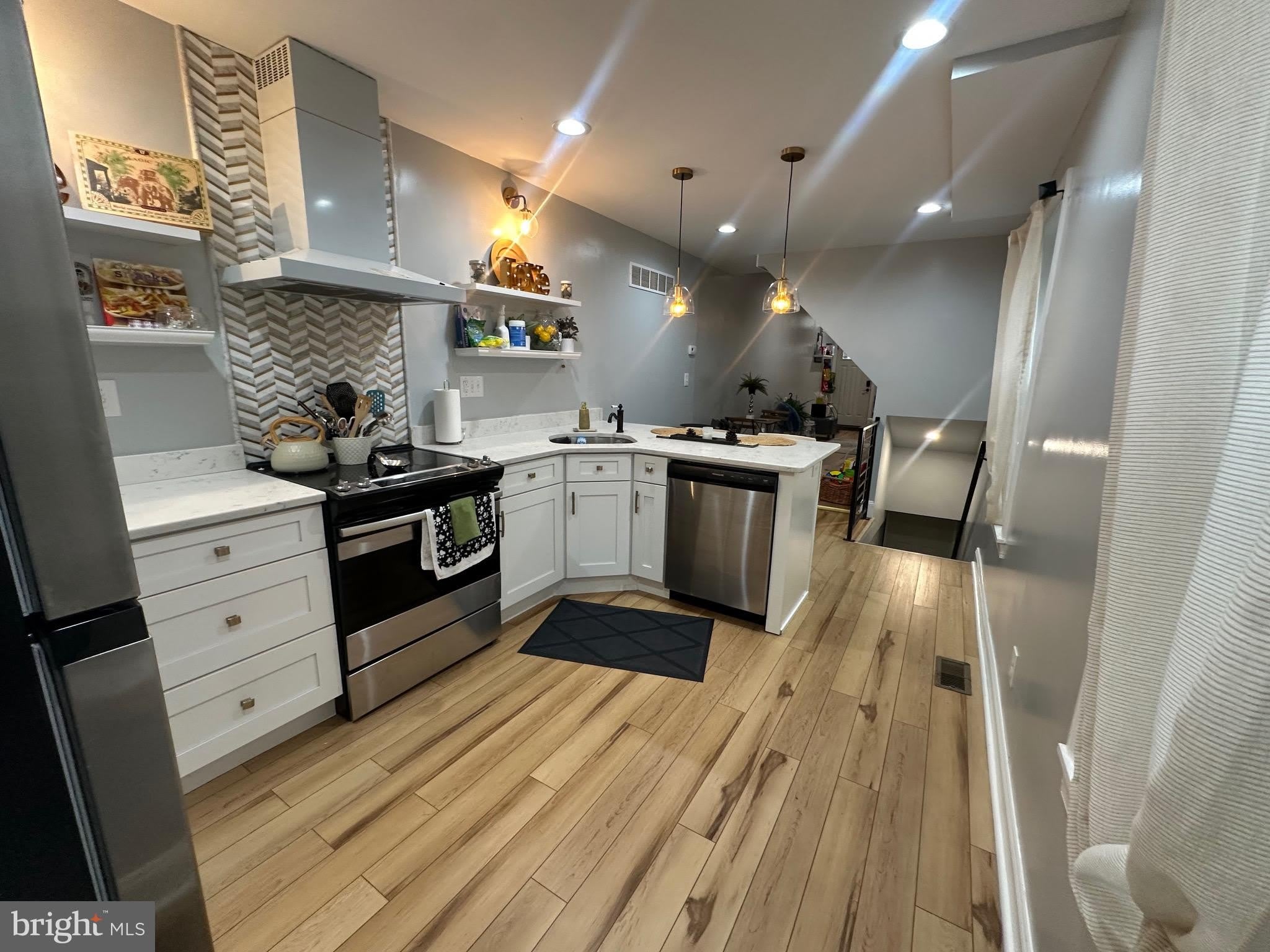 2512 NICHOLAS Street – photo 4