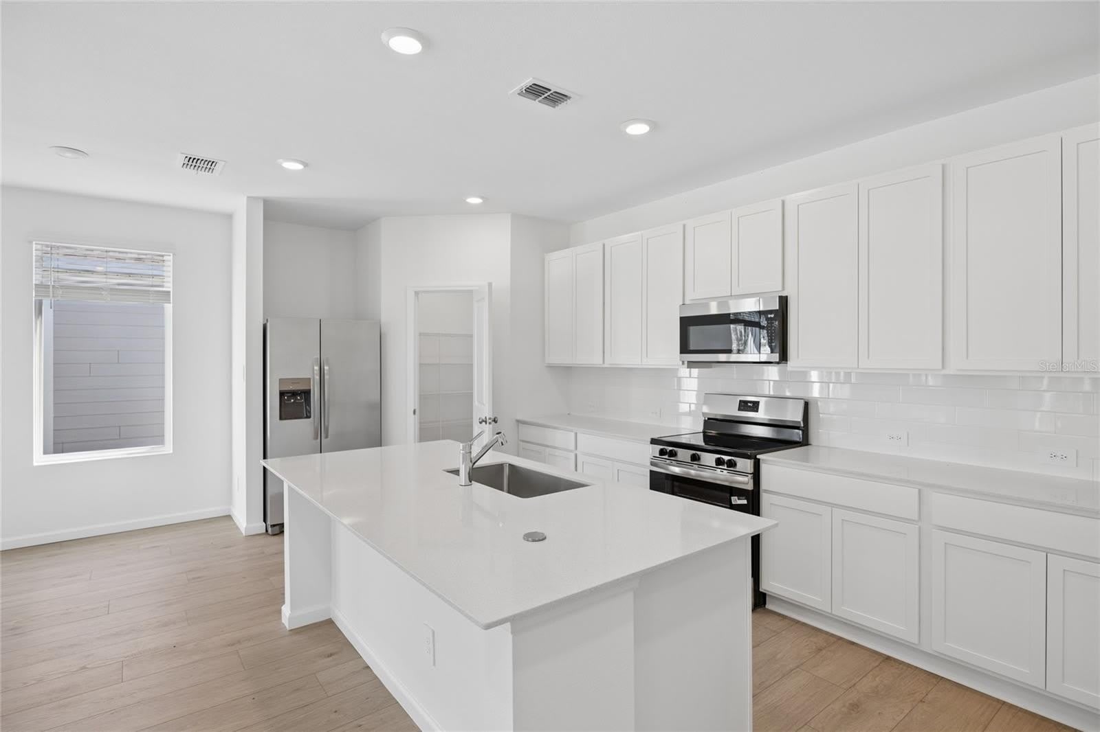 5087 LOGGIA LANE – photo 2