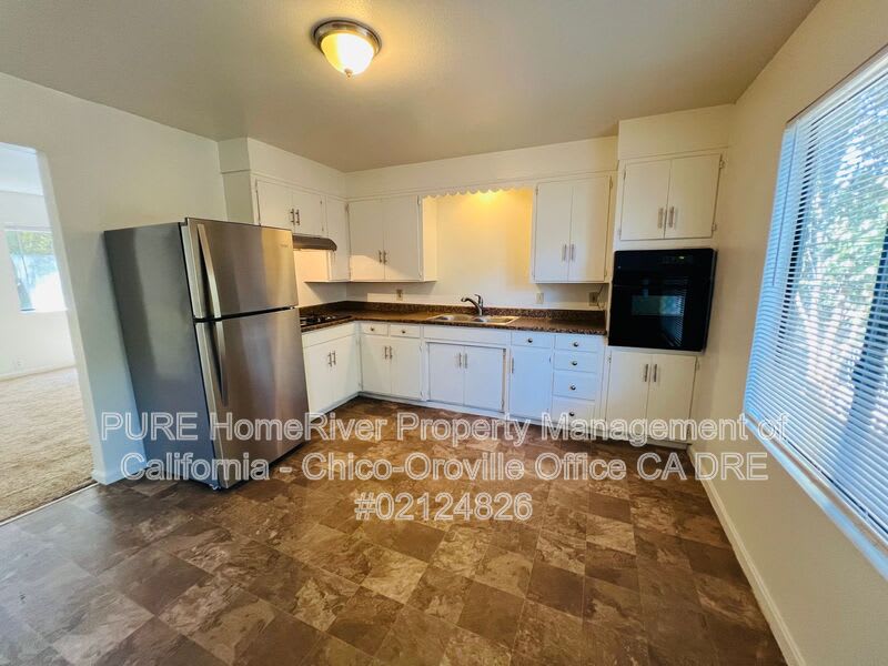 9210 Goodspeed St B – photo 4