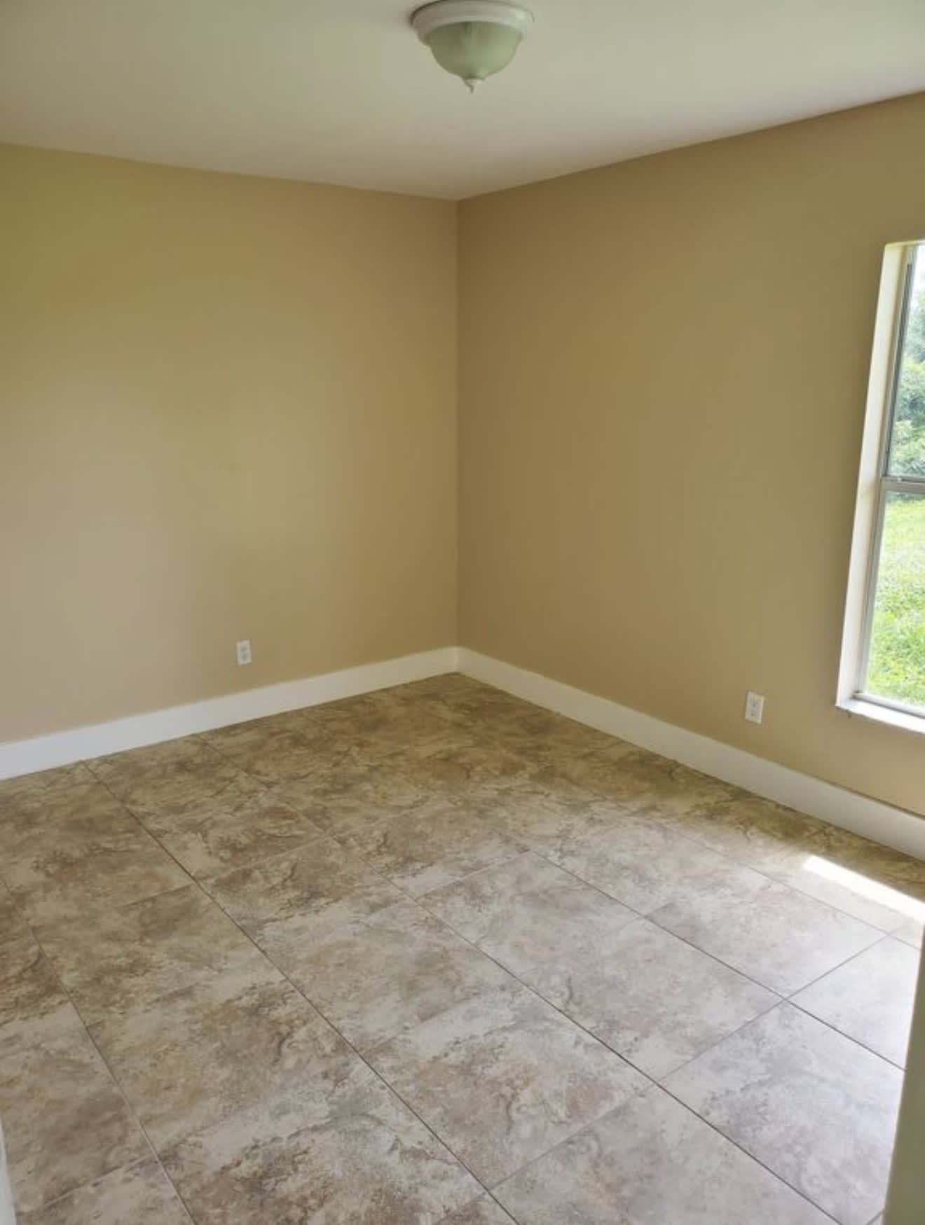 1118 Eisenhower Boulevard – photo 5