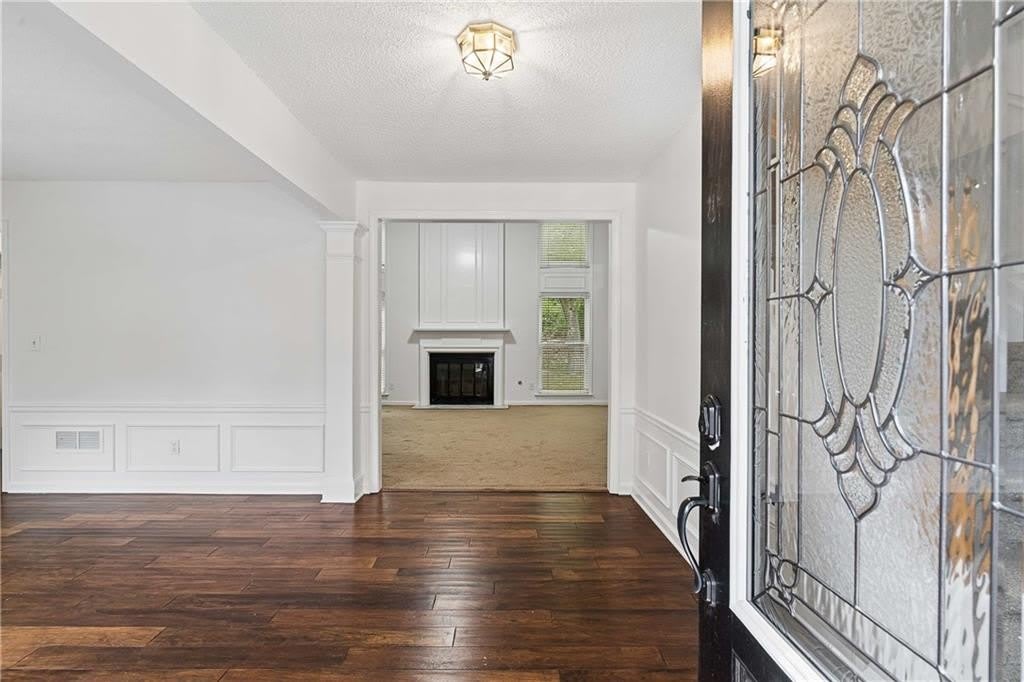 6285 Barwick Lane – photo 4