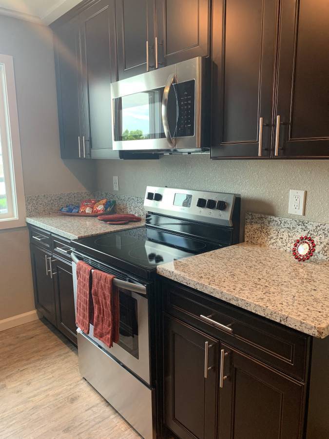 Driftwood Apartments – photo 2