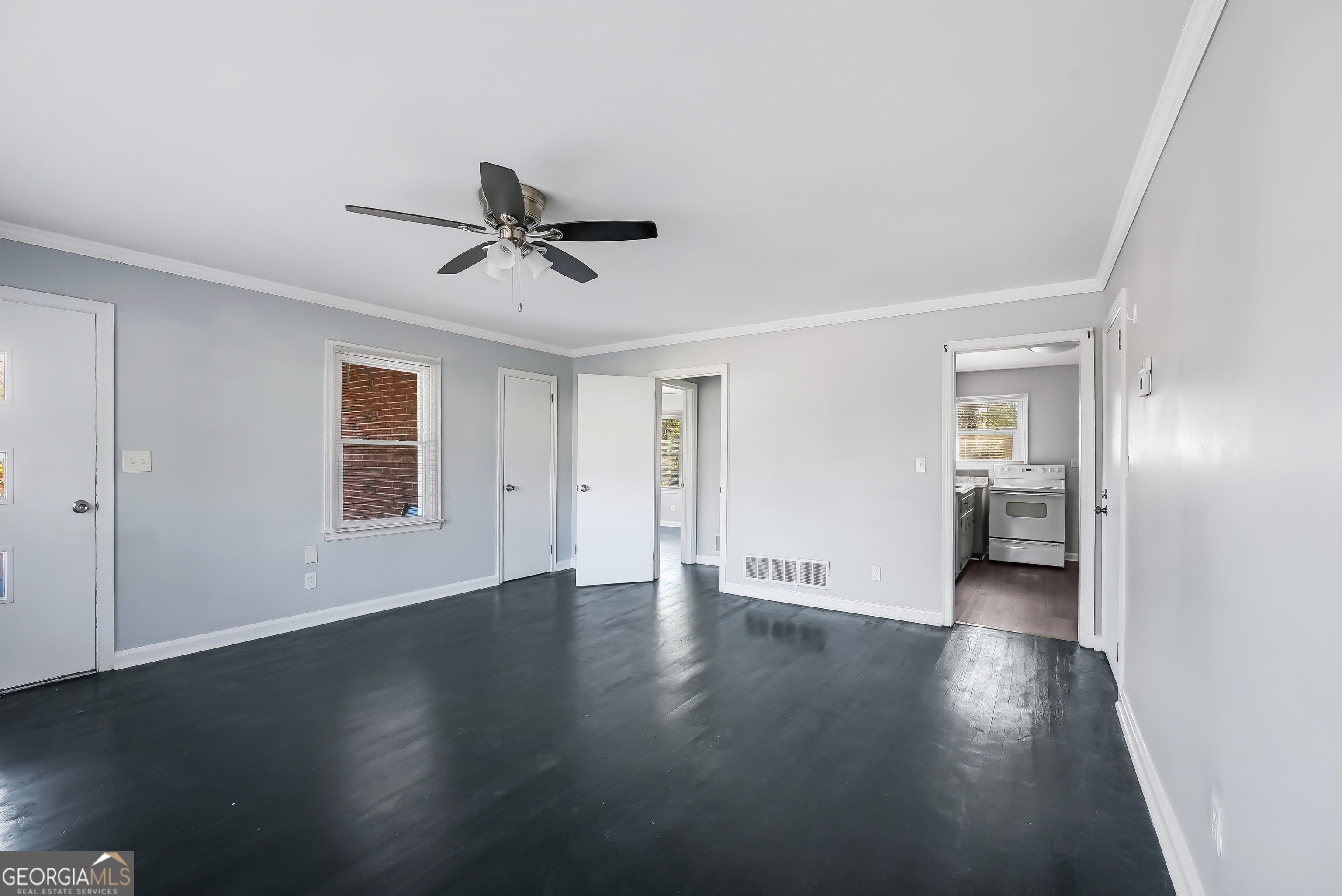 147 Burnside Street – photo 3
