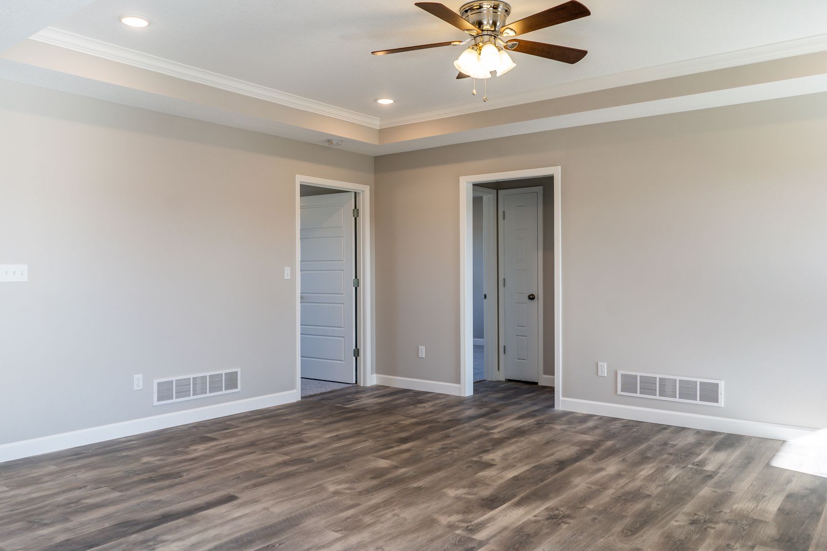 Lovely Home For Rent In Established Neigborhood – photo 2