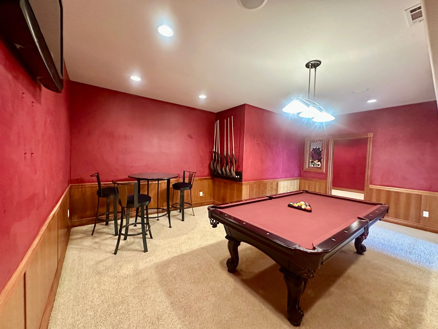Luxury 4-Bed Running Y Home with Panoramic Lake Views – photo 3