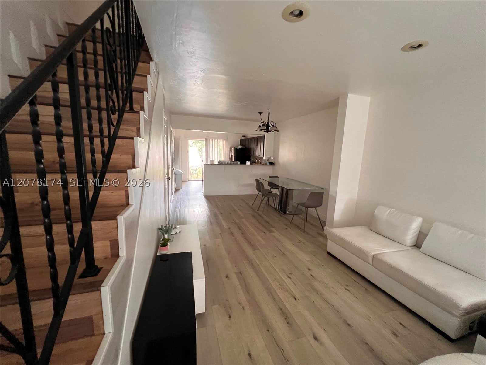 2442 SW 58 – photo 4