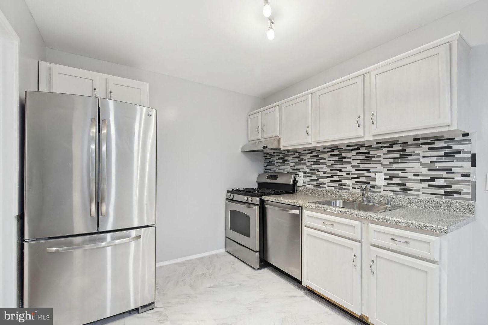 Reston Condo For Rent -1635 Parkcrest Cir #201, Reston, VA 20190 – photo 2