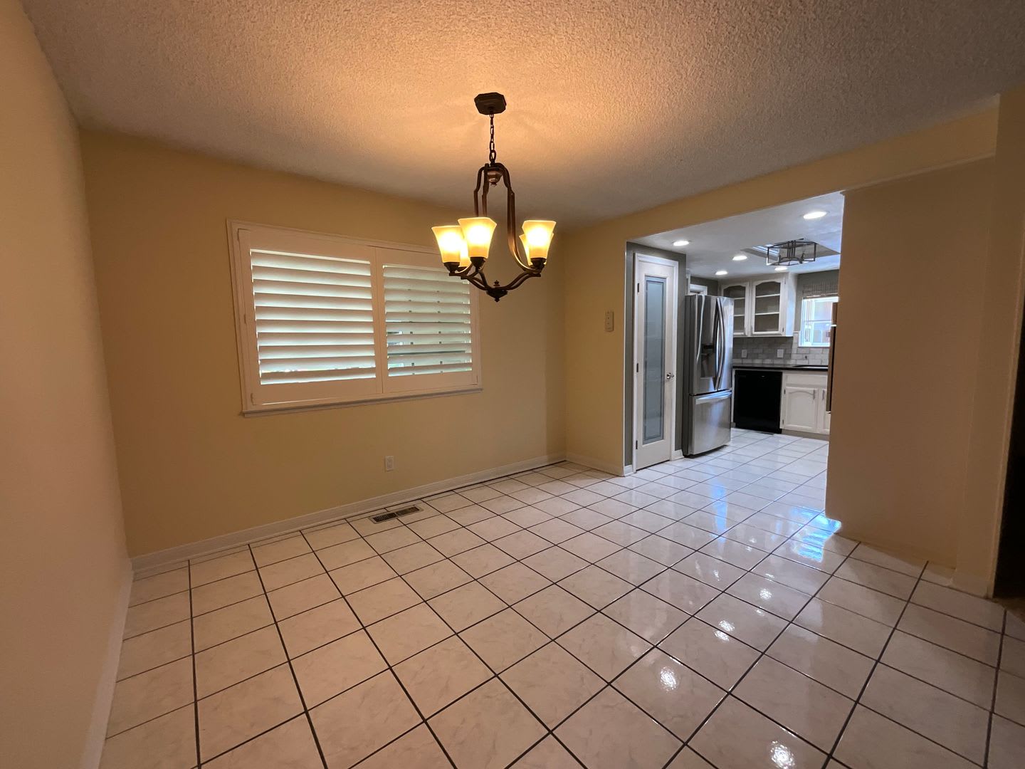 Lovely home in prime Northeast Fresno area! – photo 5