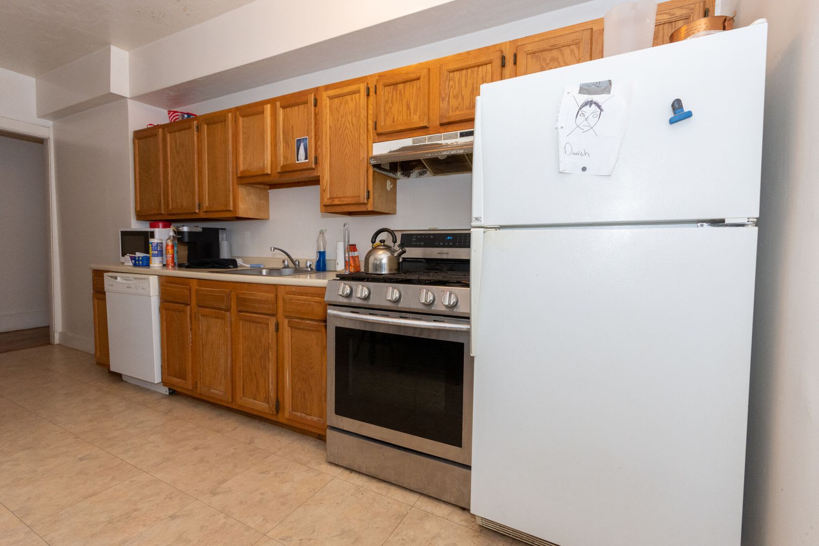 Huge, sunny 3 bed near BU and the Green Line! – photo 1