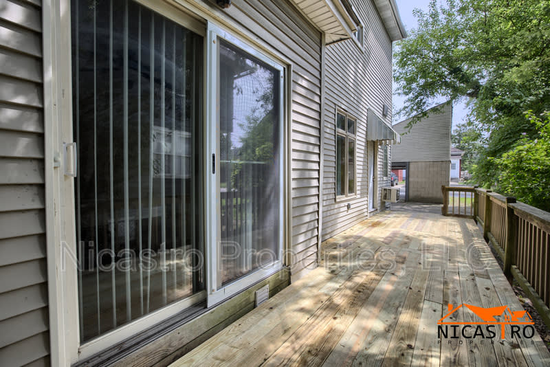 2254 Indianola Avenue – photo 2