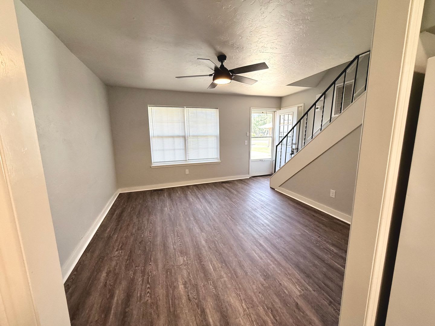 Beautifully Updated 2BD 1BA, Two-Story Duplex in Yukon!!! – photo 3