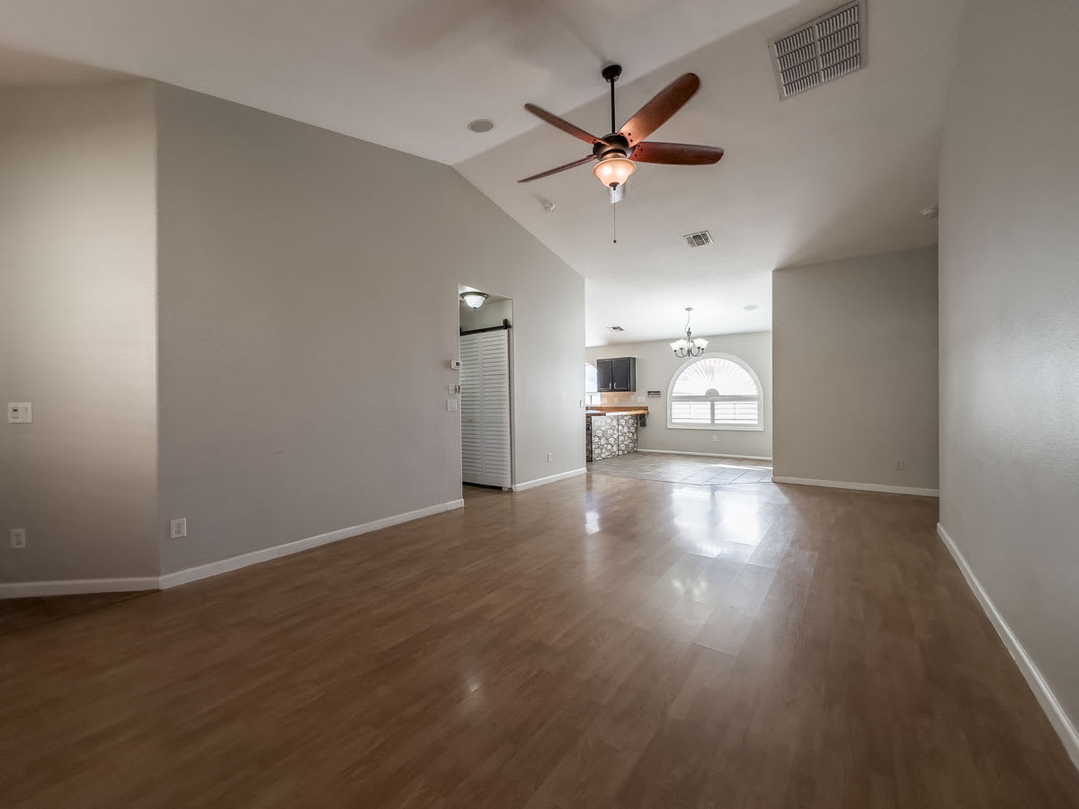 12434 W Windsor Blvd – photo 5