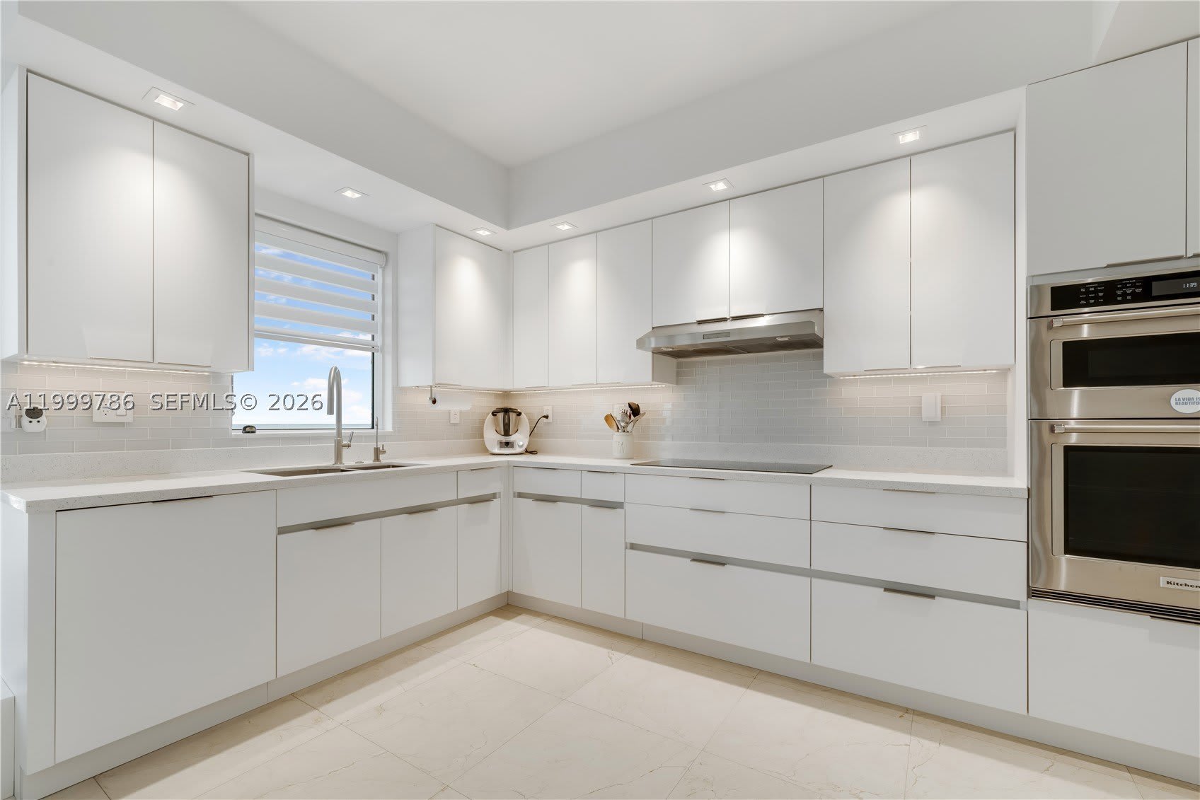 789 Crandon Blvd – photo 4