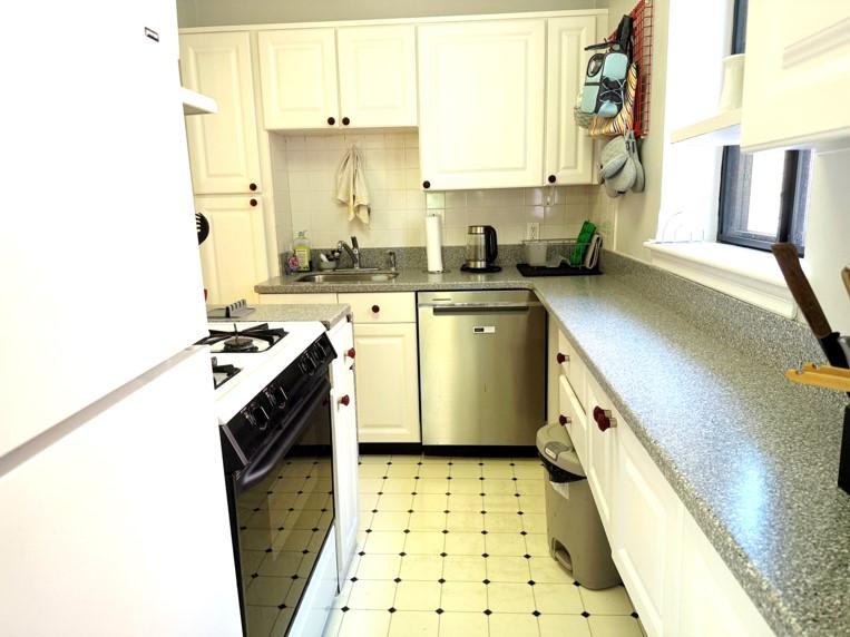 69 Strathmore – photo 5