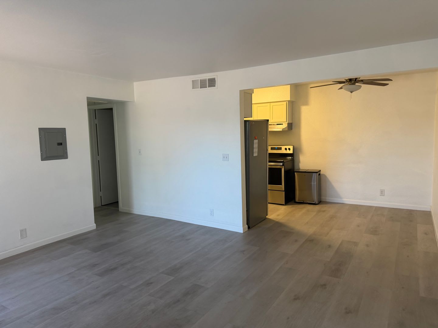 2 Bedroom 1 Bath In Central Las Vegas – photo 2