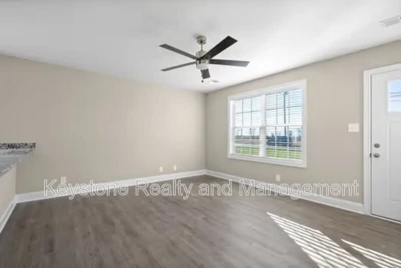 212 Secretariat Way – photo 3