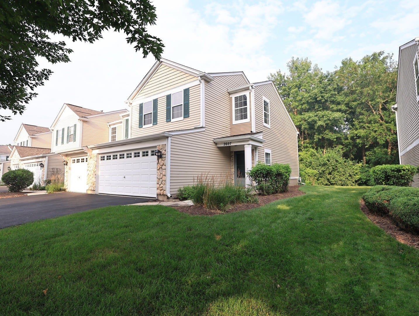 2607 Oak Tree Lane – photo 2