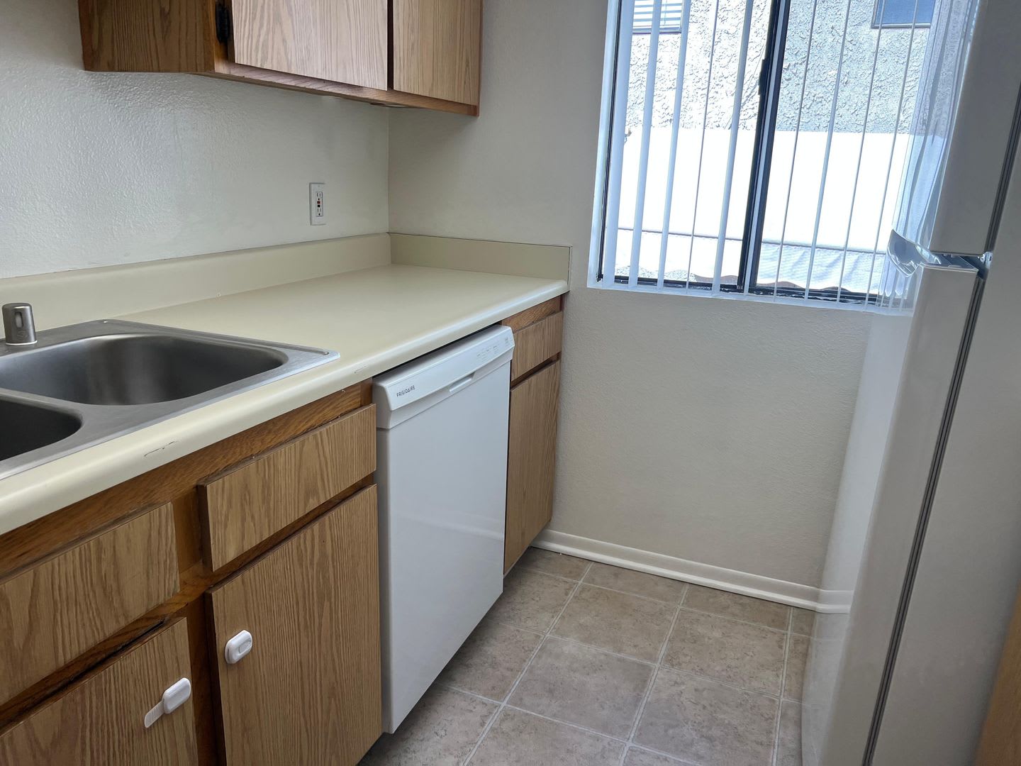 529 E. Cedar Avenue – photo 3