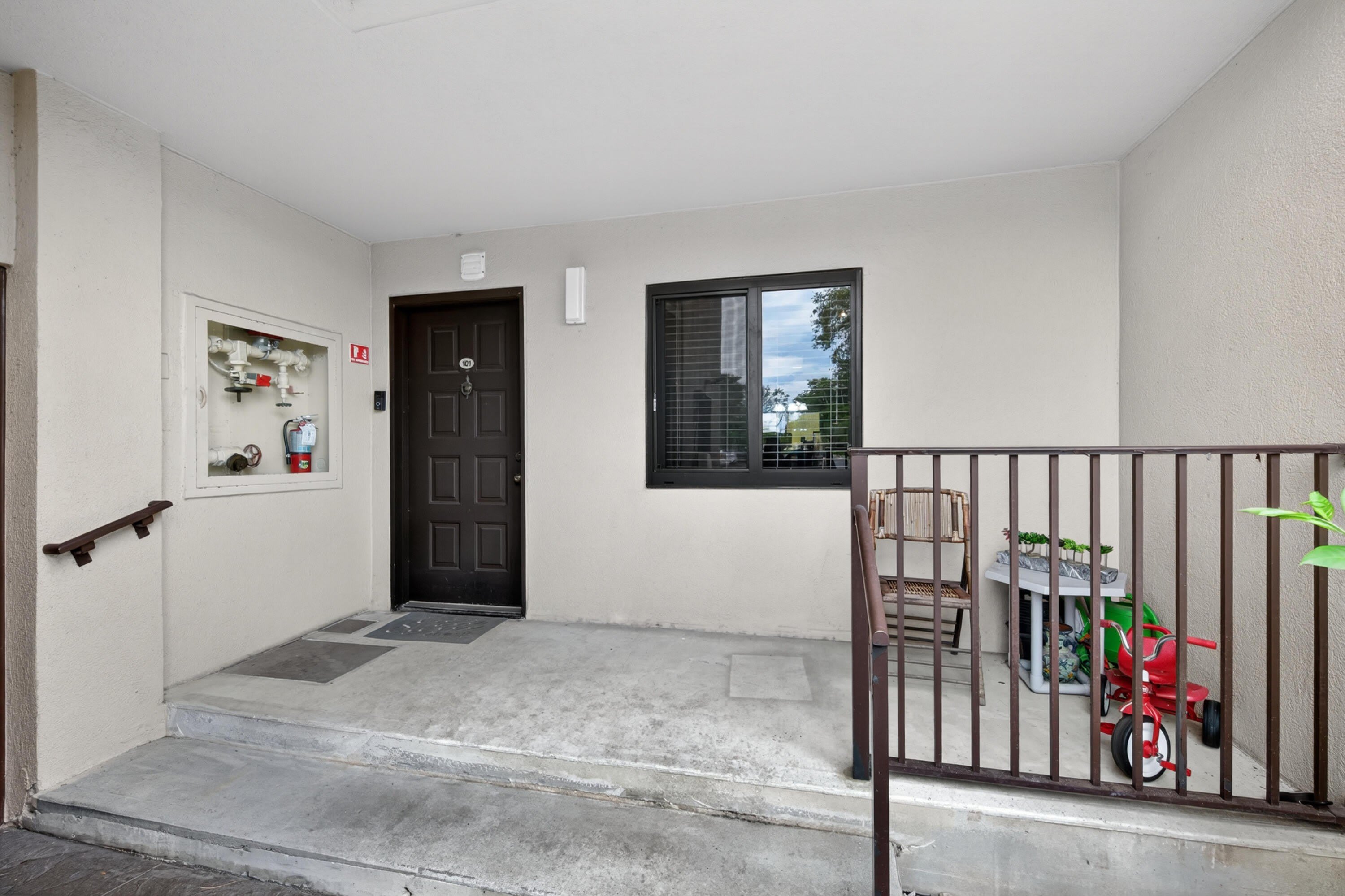 2200 S Cypress Bend Drive – photo 4