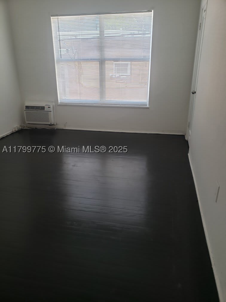 1608 Drexel Avenue – photo 5