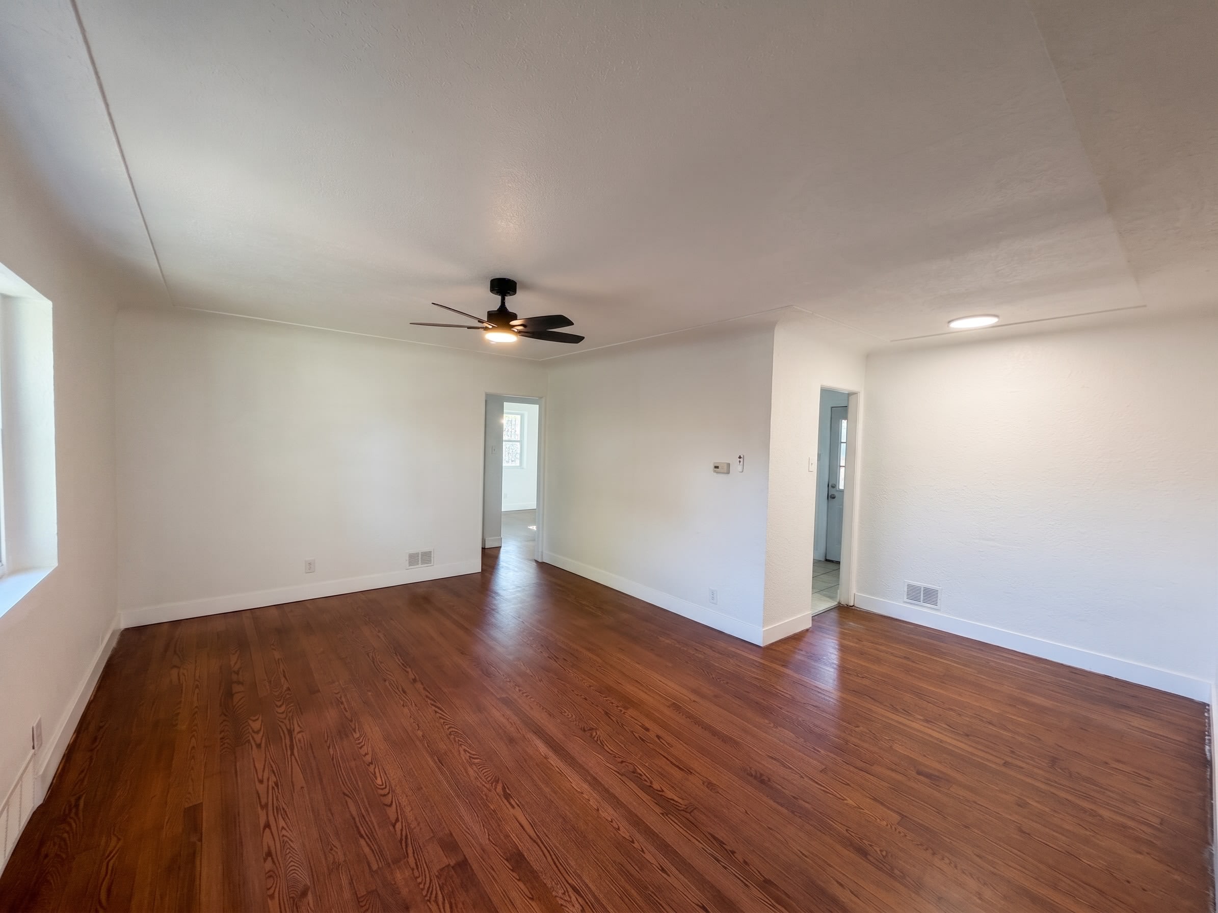 1462 Elmira Street – photo 3