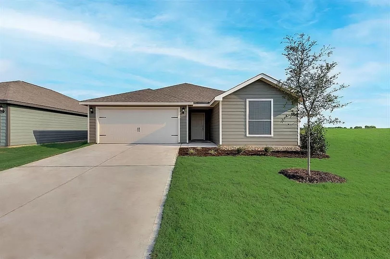 Room in 4 Bedroom Home at Musselshell Dr – photo 1