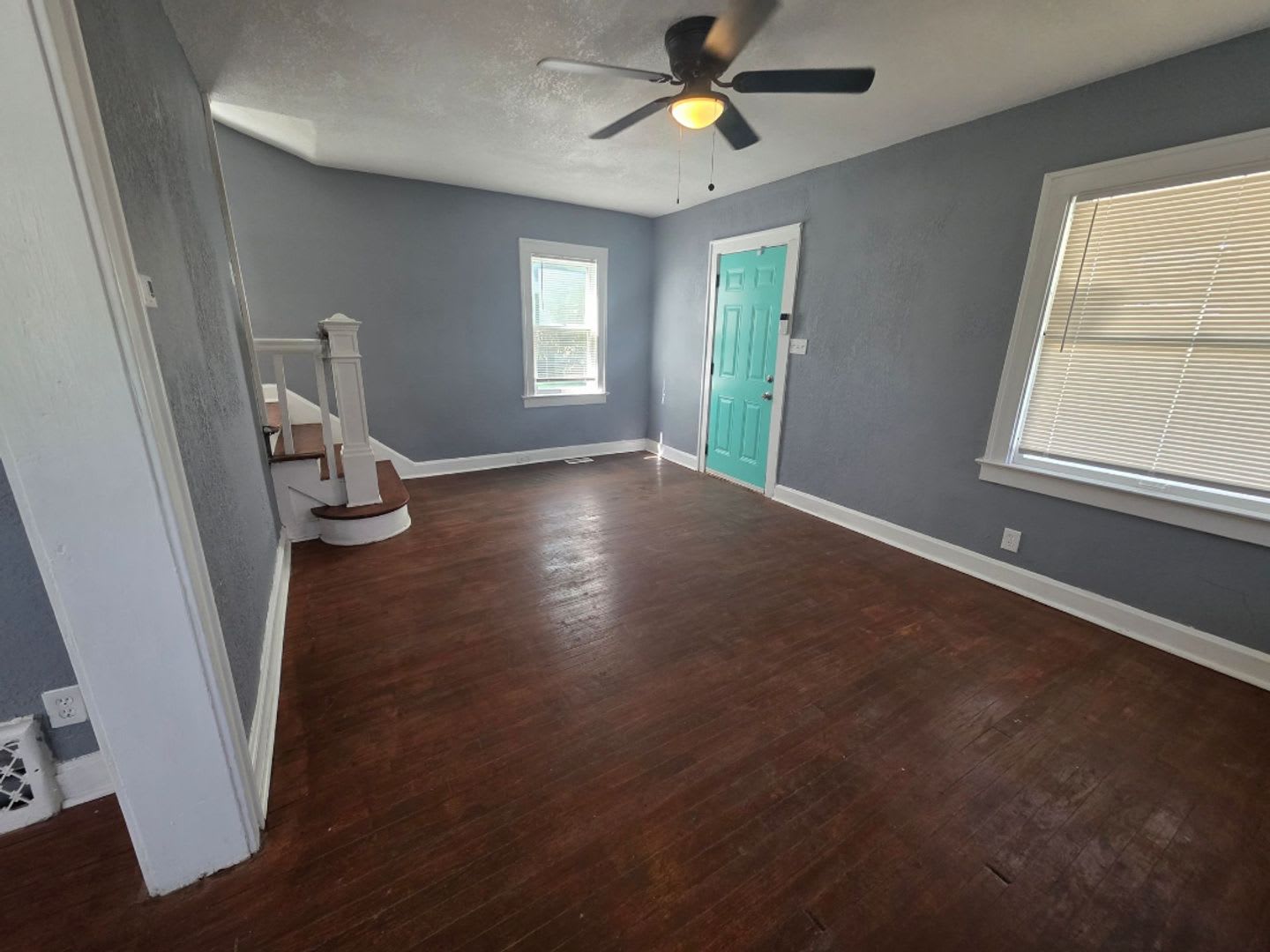 Charming 4 Bedroom, 2 Bath Home with Character & Space – photo 3