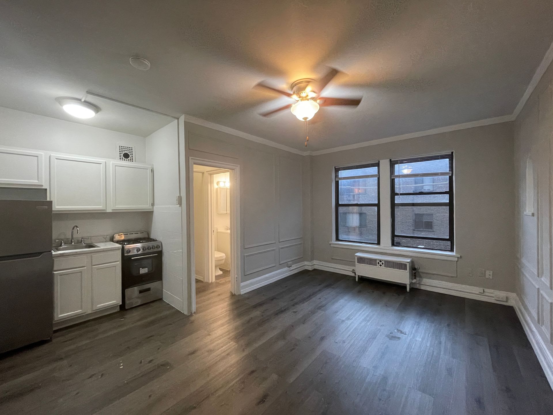 434 W Wellington – photo 1