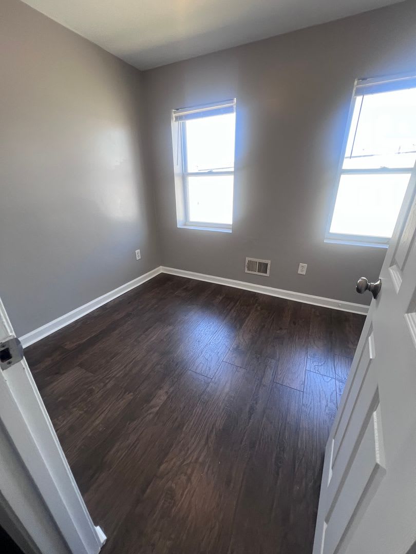Beautifully Updated 3 Bedroom House – photo 5