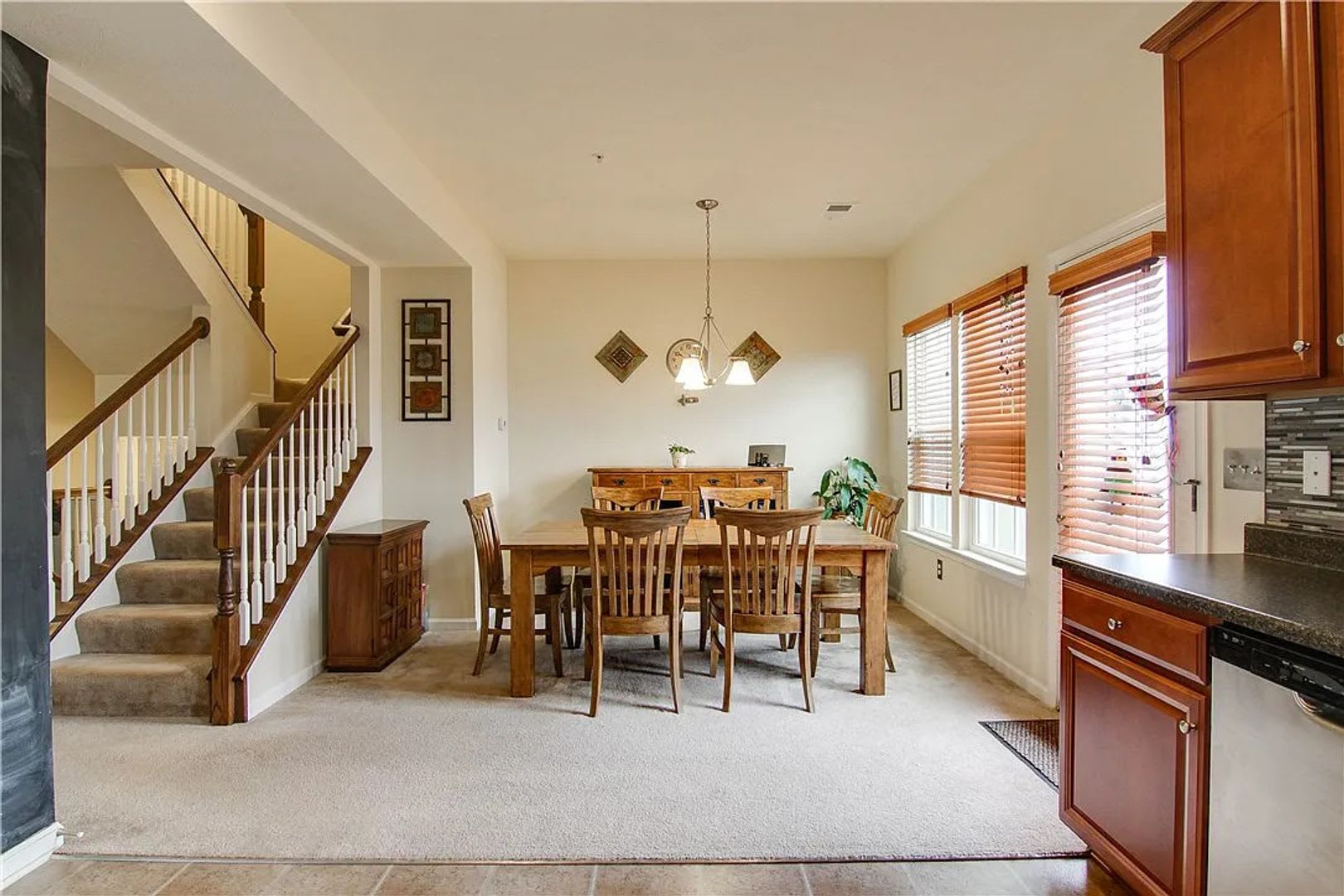 Beautiful 3-Bedroom, 2.5-Bath Townhome in Wexford available September 1! – photo 5