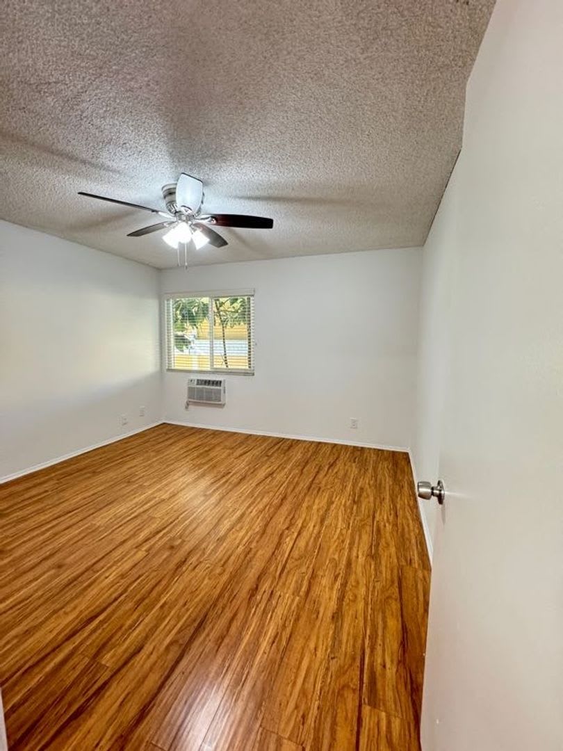 20353 Saticoy St. – photo 4