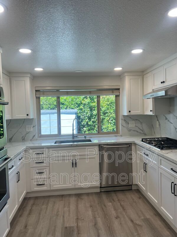 142 Hillview Drive – photo 3
