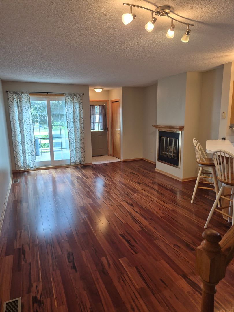2 Bedroom Townhome Coon Rapids – photo 3