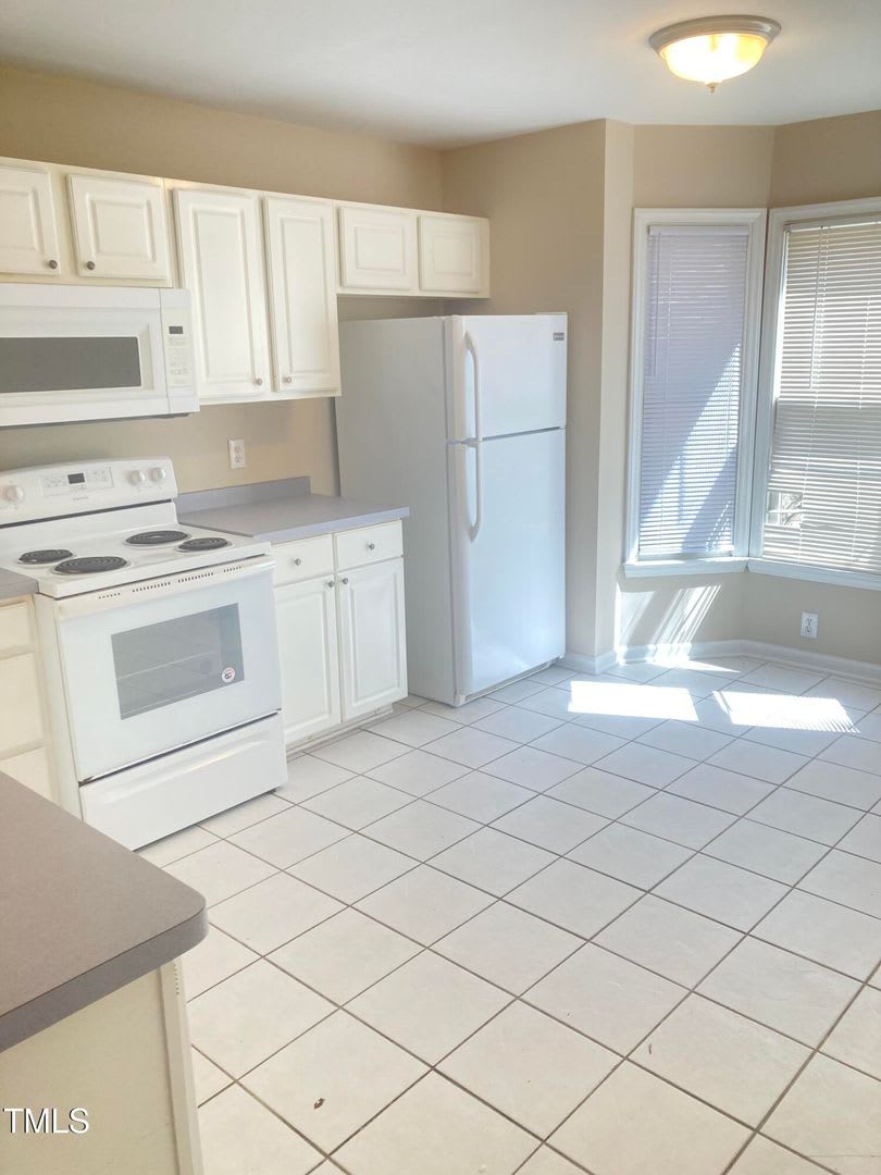 404 Creekway Drive – photo 2