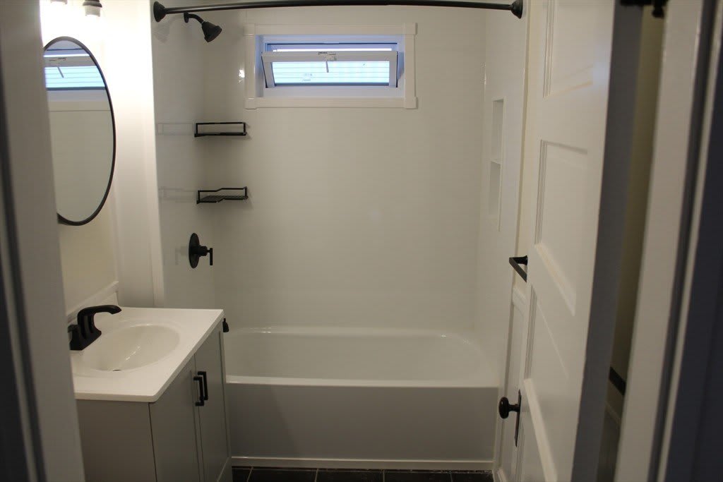 415 Commercial – photo 4