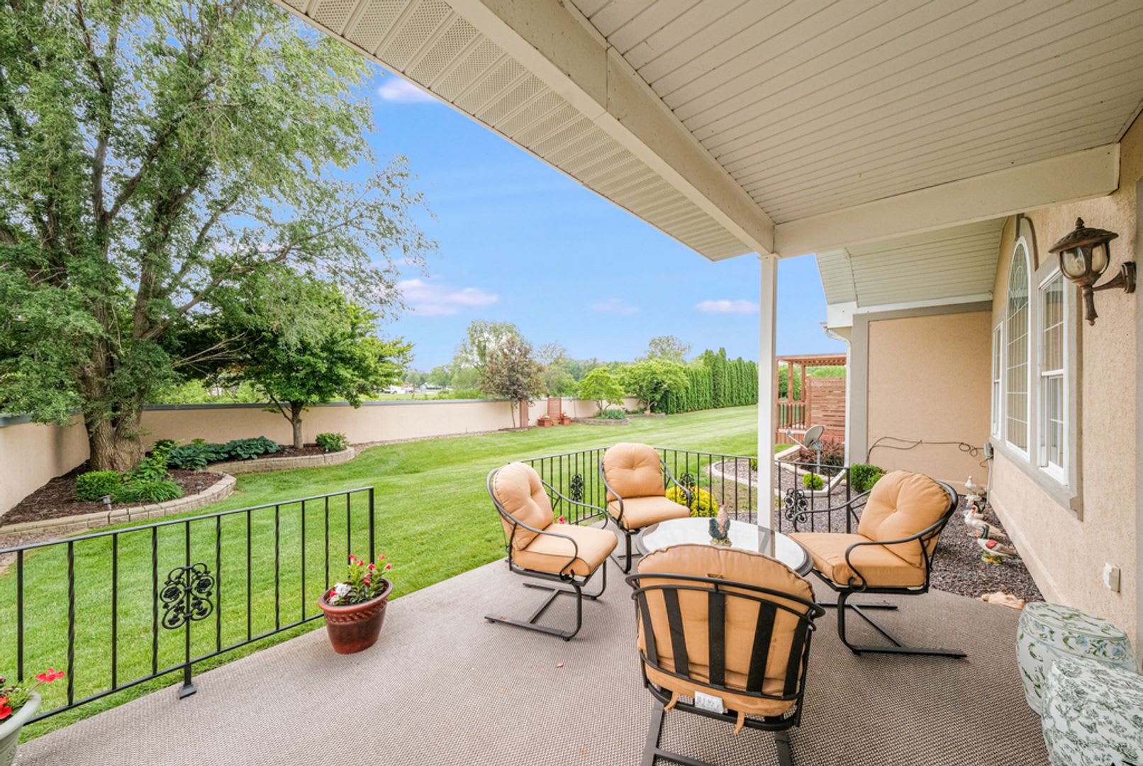 3 Bed, 3 Bath Condo for Rent – Available August 5th – photo 2